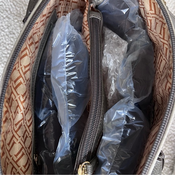 Tignanello 3 tone natural leather shoulder bag removable strap multi-pocket 💕 - Picture 8 of 11